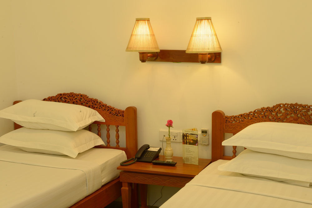 Raza Gyo Hotel Bagan Exterior photo