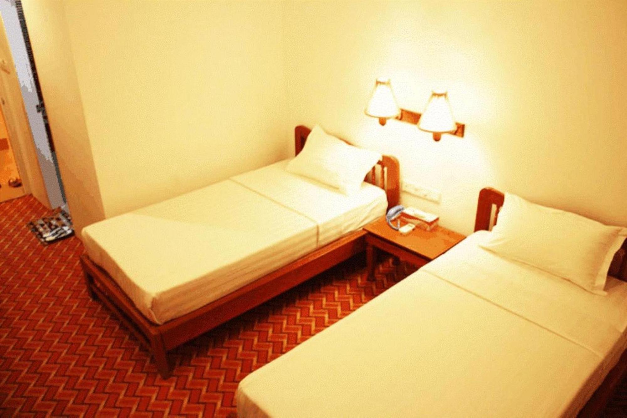 Raza Gyo Hotel Bagan Exterior photo
