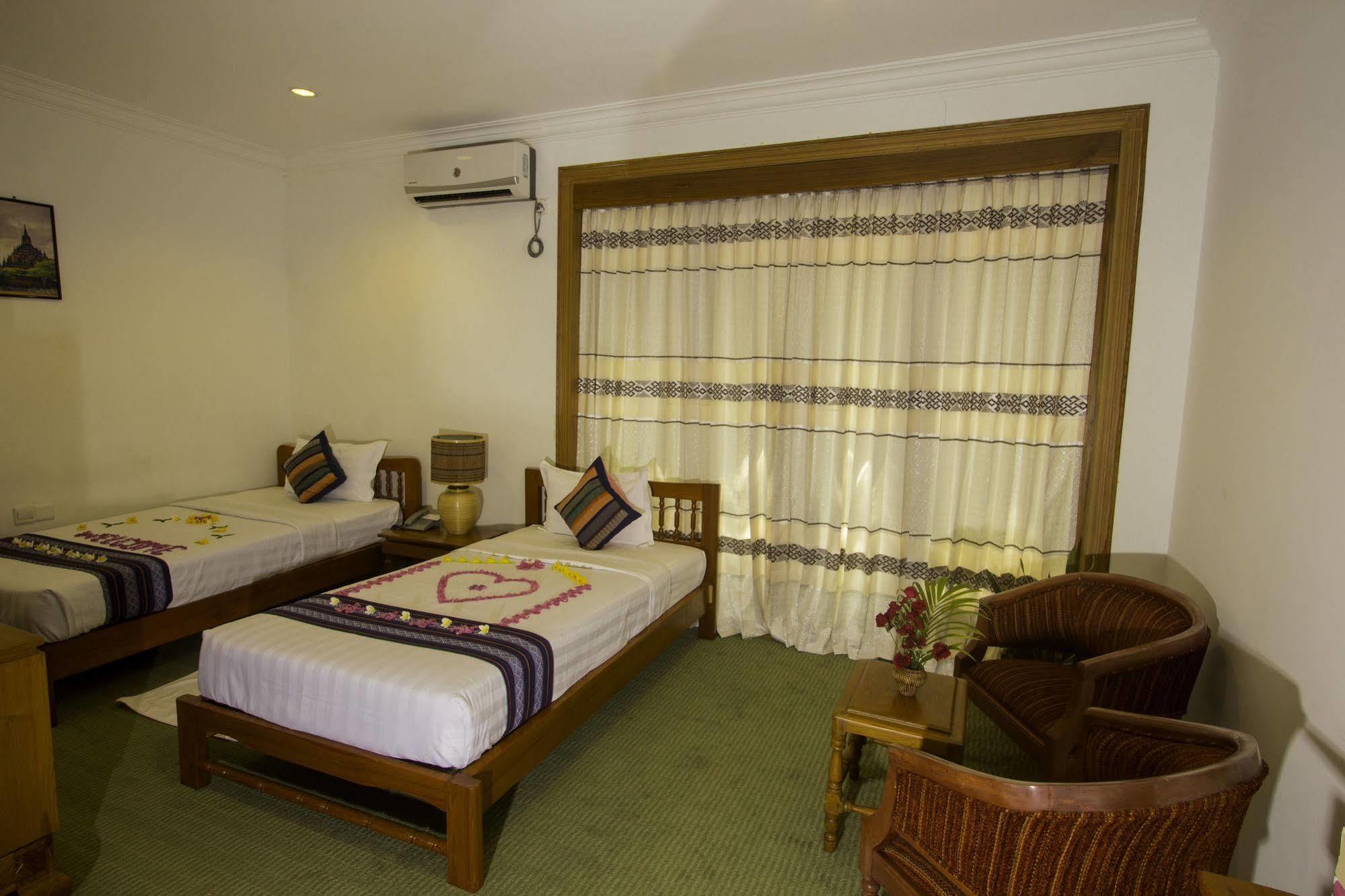Raza Gyo Hotel Bagan Exterior photo