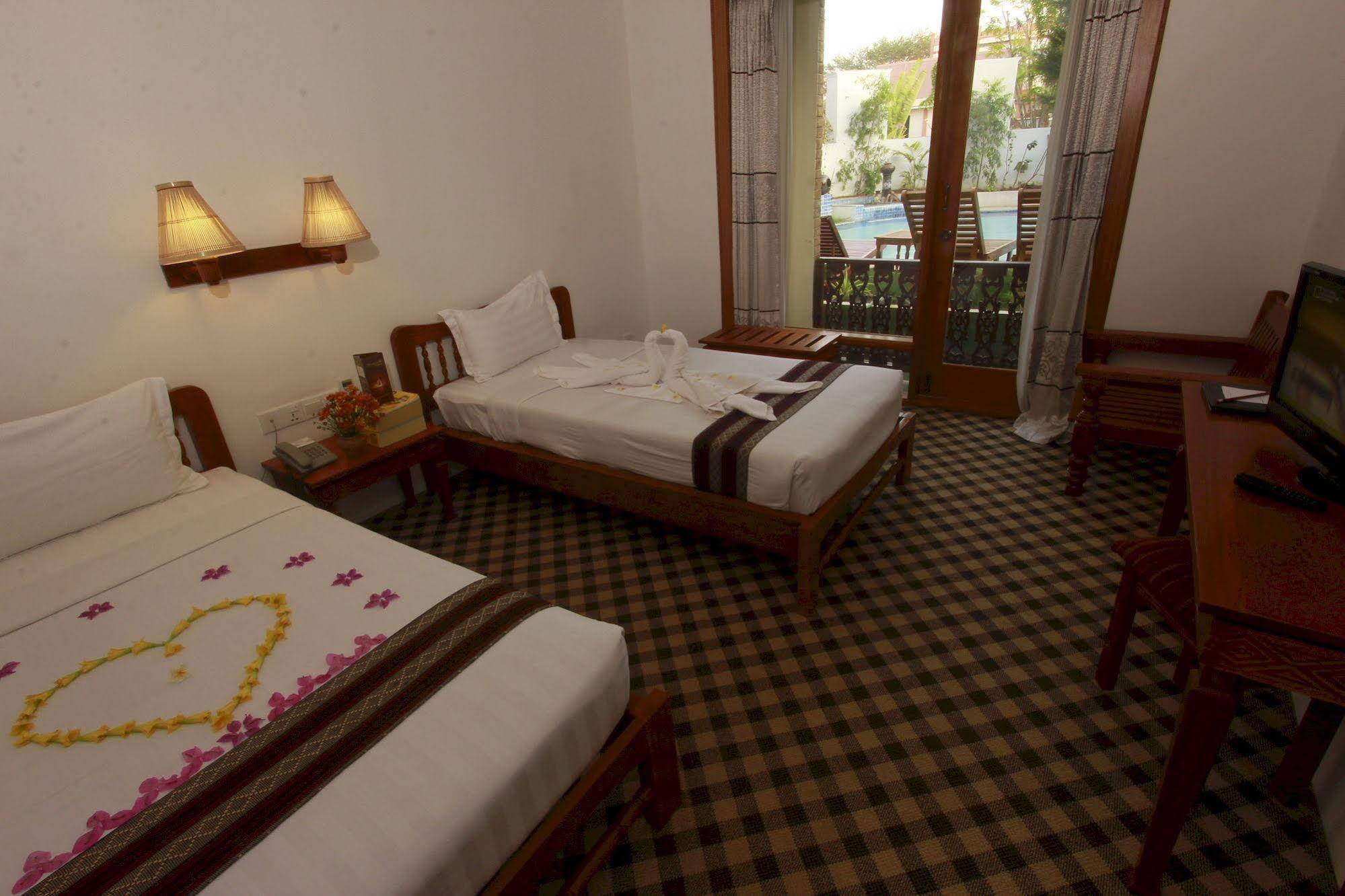 Raza Gyo Hotel Bagan Exterior photo