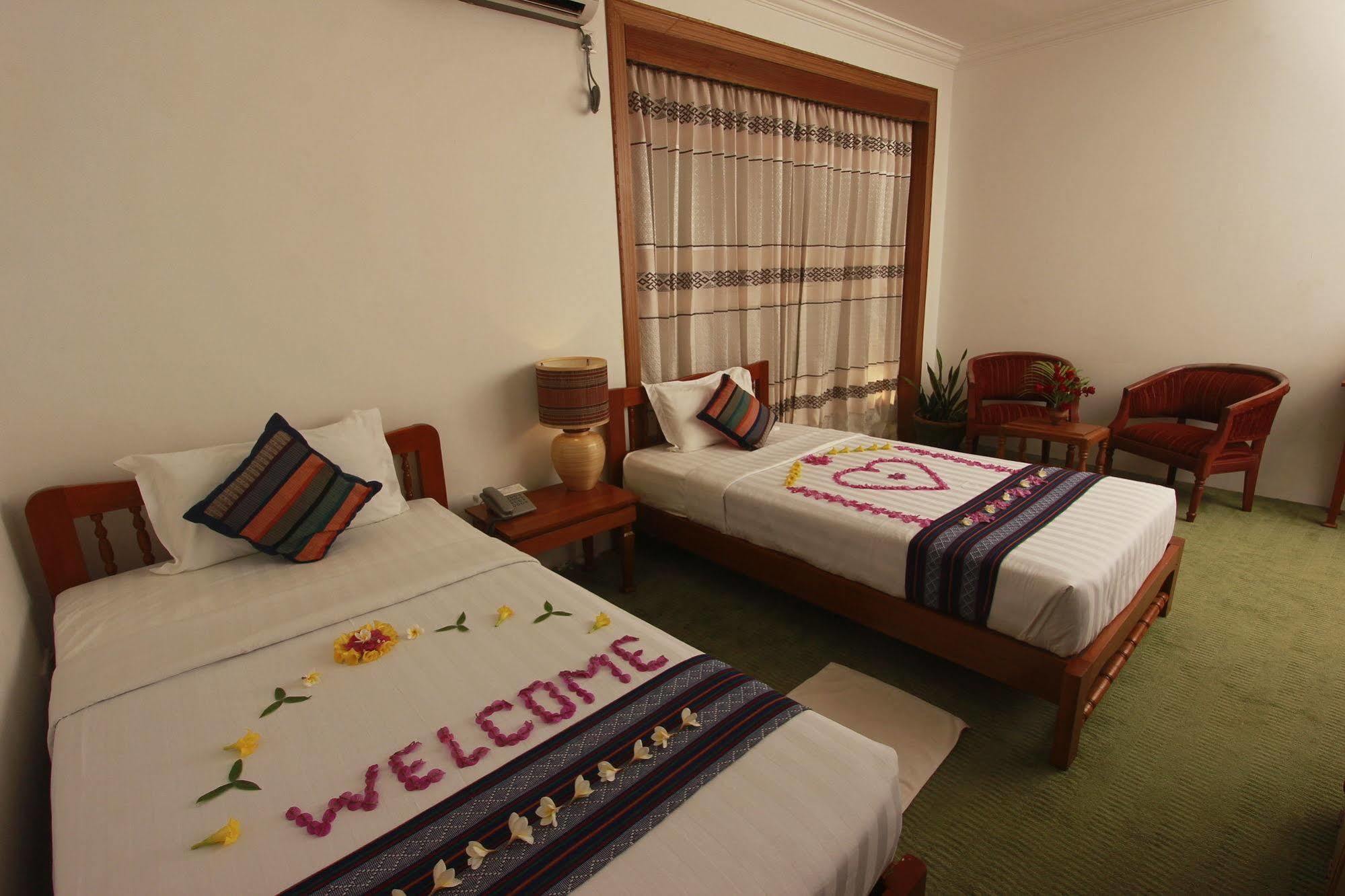 Raza Gyo Hotel Bagan Exterior photo