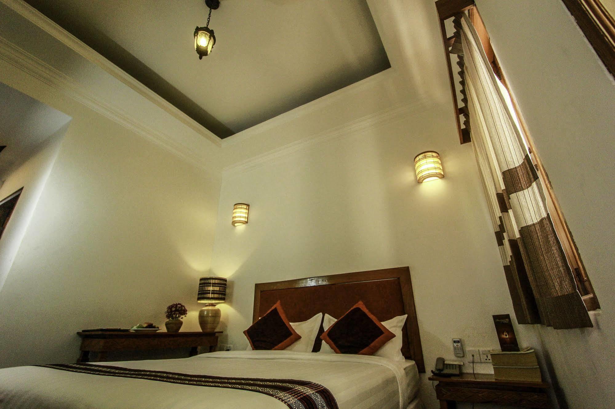 Raza Gyo Hotel Bagan Exterior photo