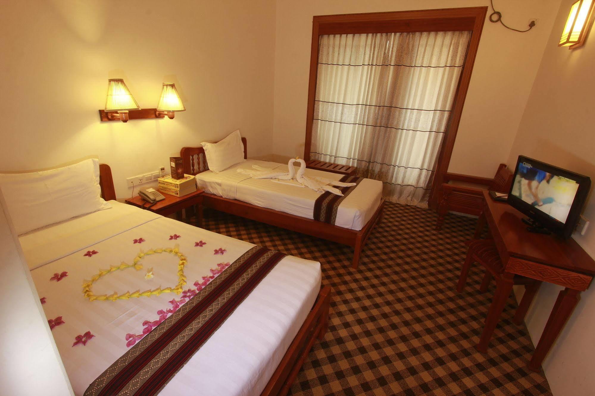 Raza Gyo Hotel Bagan Exterior photo