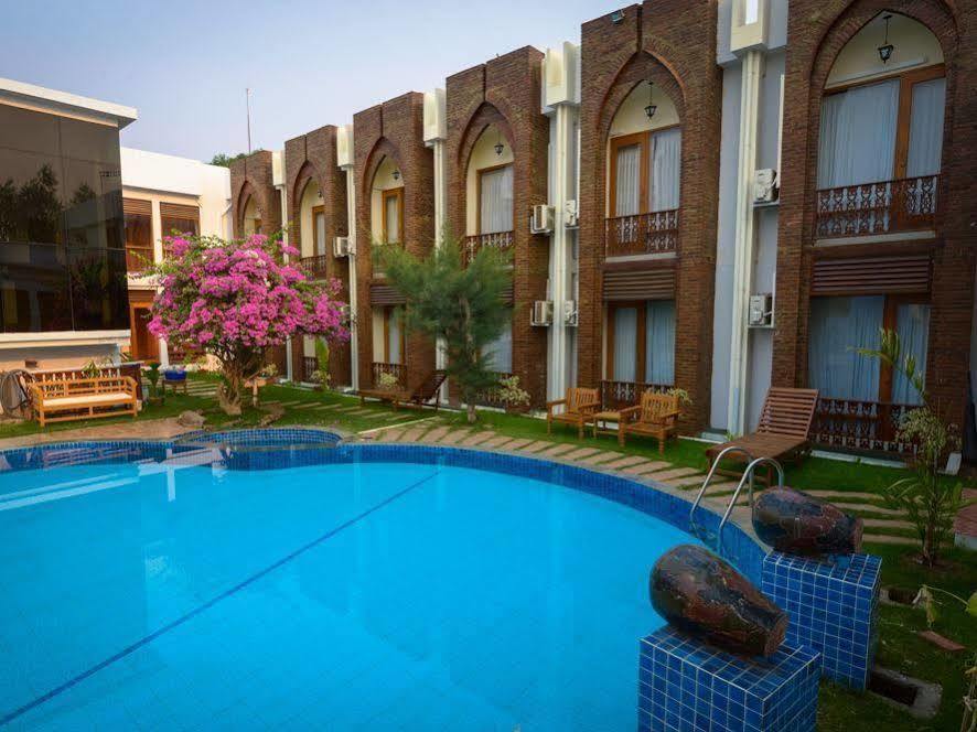 Raza Gyo Hotel Bagan Exterior photo